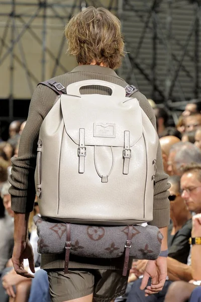 Look 22